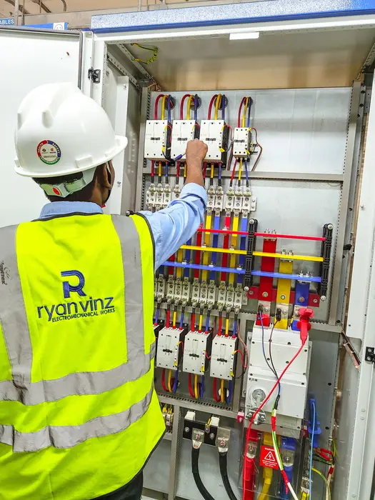 Ryan Vinz engineering team on-site in the UAE