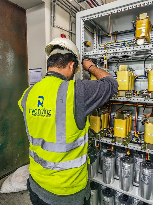 Ryan Vinz engineering team on-site in the UAE