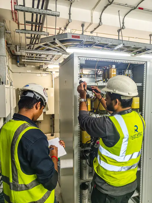 Ryan Vinz engineering team on-site in the UAE