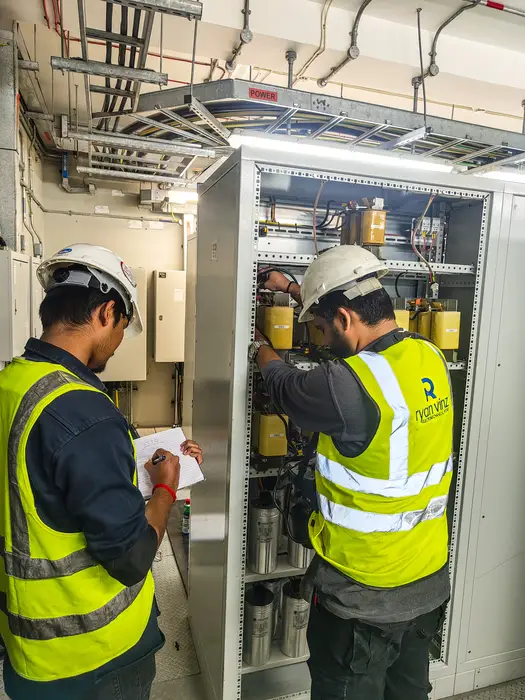 Ryan Vinz engineering team on-site in the UAE